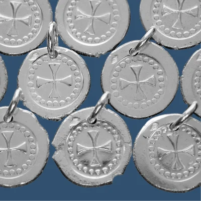 Médaille frappée en argent Croix Romane – P10 – 15mm