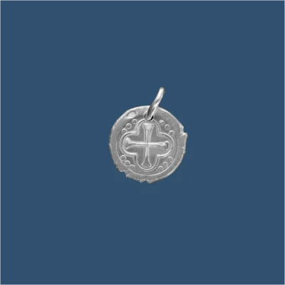 Médaille frappée en argent Croix médiévale dans quadrilobe – P15 – 15mm