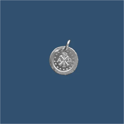 Médaille frappée en argent Chrisme Alpha et Oméga antique – P26 – 15mm
