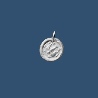 Médaille frappée en argent Colombe et sept étoiles – P40- 15mm