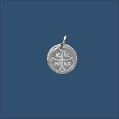 Médaille frappée en argent Croix grecque IC XC/NIKA – P19 – 15mm