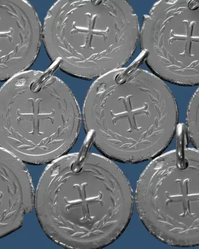 Médaille en argent croix médiévale avec lauriers – P17