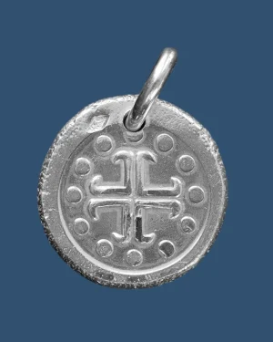 Médaille en argent croix médiévale ancrée